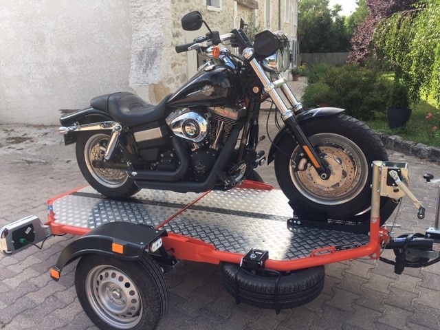 UNO Folding Motorbike Trailer with lowering flatbed